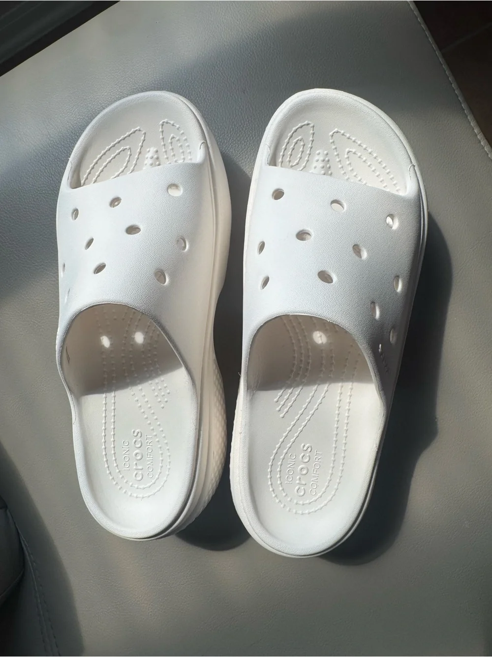 Crocs Women’s Size 9 White Platform Slide Sandals Iconic Comfort